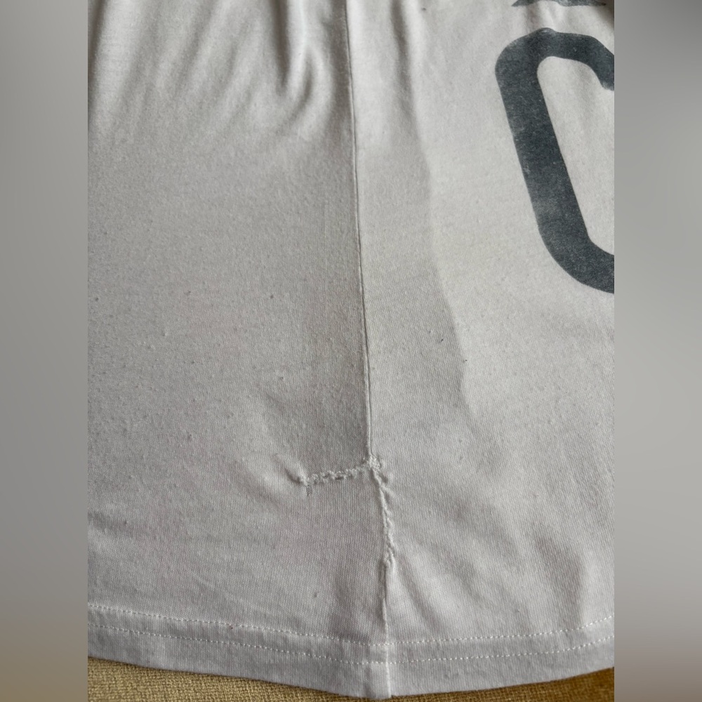 Hollister White and Gray Graphic V-Neck Tee - Picture 9 of 10